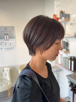 お客様1人1人の骨格、癖に合わせてカットしていきます 