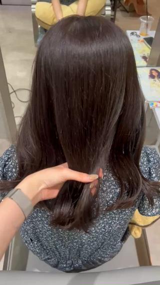 暗めグレージュ 
 