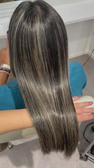 ロング Merlyosaka 早川未来のヘアスタイル