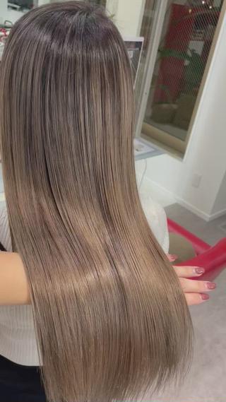 ロング Merlyosaka 早川未来のヘアスタイル