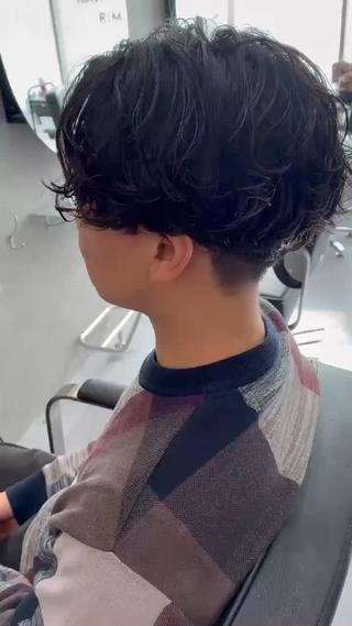 パーマ メンズ rawr hair rim所属・メンズ特化/ 眉毛wax/栗原柊のヘアスタイル