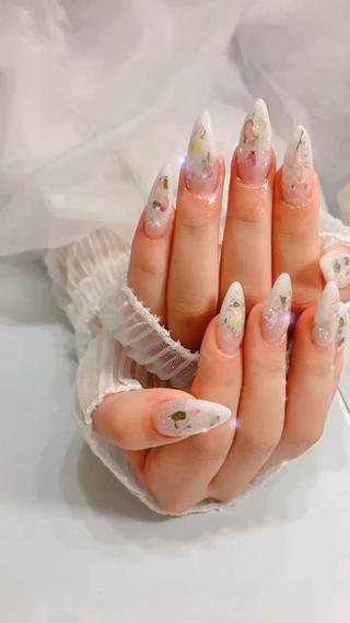 ネイル エムネイル サロンのネイルデザイン