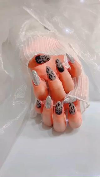 #スカルプ
#長さだし
#ヒョウ柄ネイル
#秋ネイル
#クロムハーツネイル
#マットネイル
#黒ネイル 