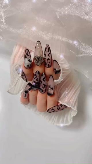 #スカルプ
#ヒョウ柄ネイル
#秋ネイル
#キティちゃんネイル
#長さだし
#リボンネイル
#ハートネイル 