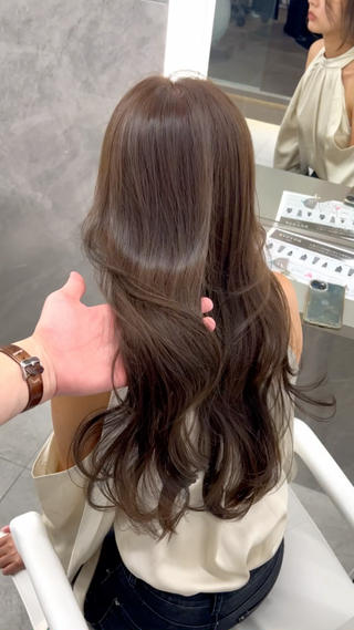 オリーブベージュ 