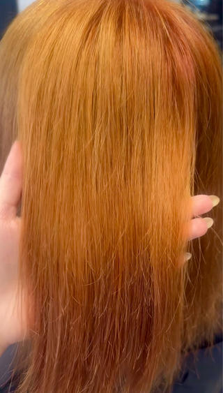 orange brown𓂃

秋らしい深みのあるオレンジカラー 