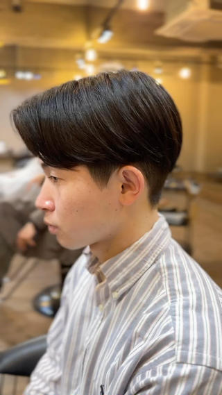 刈り上げありセンターパート
スタイリングもかなり簡単なのでおすすめしています！ 