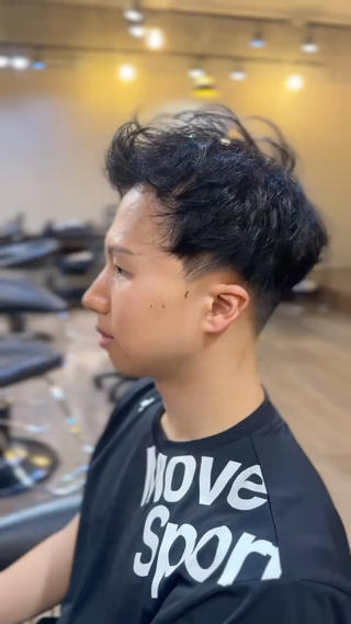 アップバングショート

暑くなってきたので前髪をあげたスタイル男らしさ全開でかっこいいのでオススメです 