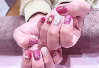 ピンクのマグネットジェルで血色ネイル★* 