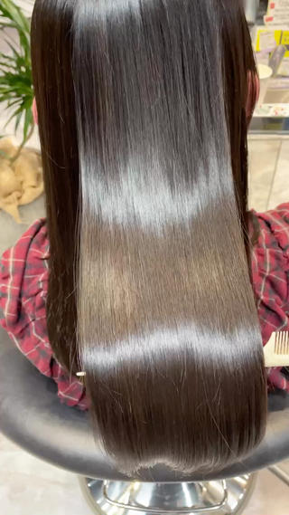 ロング レスピア銀座中央通り店所属・酸性ストレート/ 透明感カラー/中村利のヘアスタイル