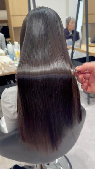 髪質改善で柔らかくしなやかに髪の毛が本来の健康的な髪質に改善されていきます♪ 