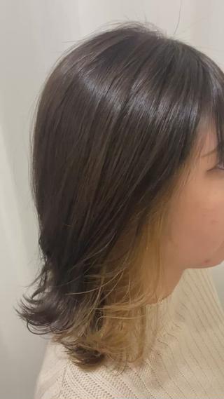 オシャレさんにはオススメインナーカラー

チラッと見えるハイトーンカラーが良いですね

いろいろなデザインカラーがあるのでご相談いただければ幸いです！ 