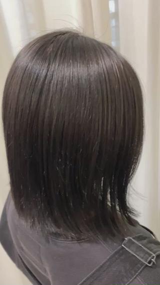 暗髪人気一番のブルーブラック！

黒にはしたくないけど暗くしたい方にはオススメ

光の加減でブルーがかった色がオススメです！ 