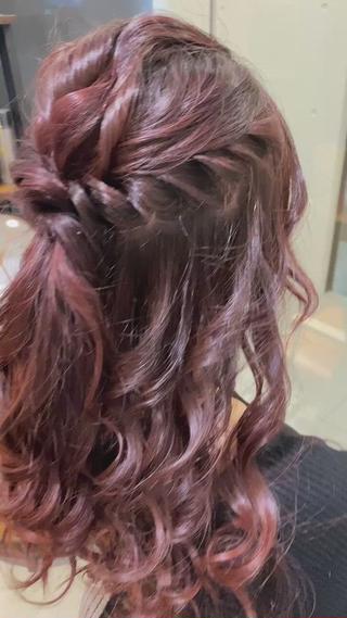 セットの際にカラーも一緒にできるクーポンです！

お時間がなくてカラーできない方もお出かけの時に
一緒にしませんか？

お任せください♪ 