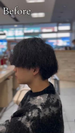 【曲がる縮毛矯正｜横浜・桜木町】
真っ直ぐすぎない自然な縮毛矯正を探しているメンズに人気。
癖毛・うねり・前髪の広がりを抑えつつ毛流れを残す技術で、セットがしやすい仕上がりに。
横浜エリアでメンズ縮毛矯正・髪質改善をお探しの方におすすめ。

横浜 縮毛矯正／桜木町 メンズ縮毛矯正／曲がる縮毛矯正／自然な縮毛矯正／髪質改善 