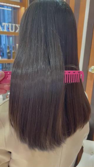 自然な縮毛矯正得意です♪
半年ぶりにやったリピーター様ですが
とっても綺麗になりました！！

5STEPトリートメントもやっております。

お悩み、ぜひご相談ください。
自分は髪質改善か縮毛矯正どっちがいいのか、、、

そんなお悩みにお応えいたしますね。



お顔周りだけの縮毛矯正もメニューございます♪
 