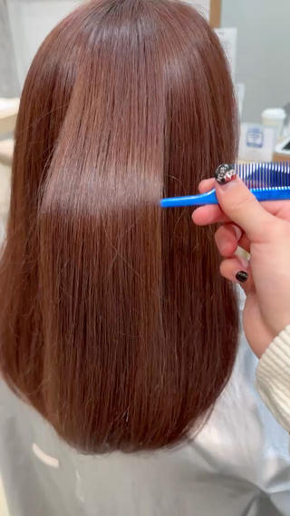 これから暖かくなる春のためにカラーです！！
肌の血色が良く見えます！
このカラーしたい方ぜひご予約お待ちしております 