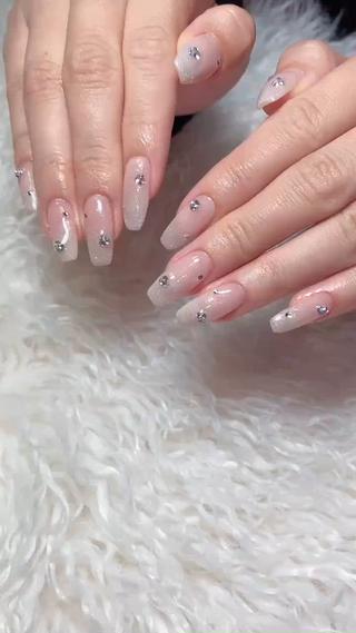 ネイル n o q r m. n a c h iのネイルデザイン