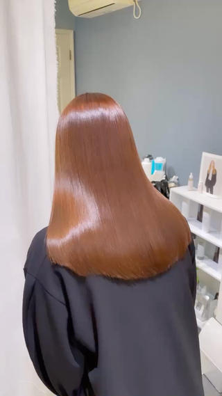 ロング NEWpOLICY所属・RE -NAのヘアスタイル