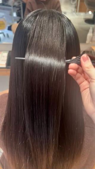 酸性縮毛矯正ストレート
️ツヤサラ️の髪へ!!