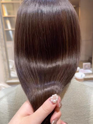 ロング 艶髪に✧ / 透明感 カラー / 冨成のヘアスタイル