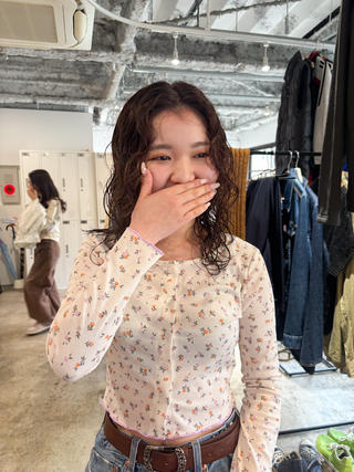 ミディアムのヘアーにレイヤーとパーマを◎
今っぽさを大事に◎ 