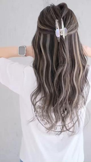 ハイライト等のデザインカラーを中心に、簡単可愛いオシャレなスタイルを提案しています
★
思った様なハイライトにならない
白髪が気になるけどお洒落な色にしたい
巻き方が古くなる
うまく髪をまとめれない
等々、遠慮なくご連絡してください
結んでもおろしても可愛いMarianaオリジナルのハイライトがおすすめです
★
ご質問等ありましたら、お気軽にDMに連絡してください 
皆様のご来店お待ちしています
★
★
#大分#大分市#西大分#マリアナ#大分市美容室#大分美容室#大分ハイライト#大分市ハイライト 