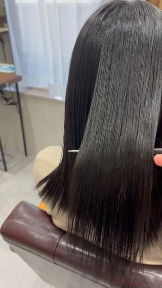 乾かしただけでこの艶感
手触り抜群に良くなりますので、癖毛にお悩みの方は酸性ストレートおすすめです！ 