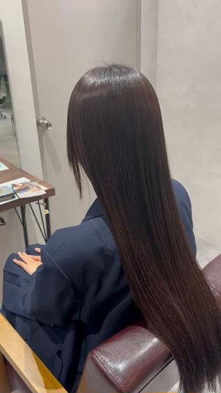 ロングヘアの方もツヤツヤな仕上がりに
黒髪ロングのストレートヘアは綺麗で良いですね 