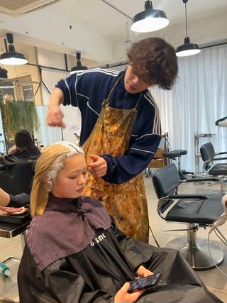 ミディアム カラー ハイトーンボブ 前田 表参道　グレージュのヘアスタイル