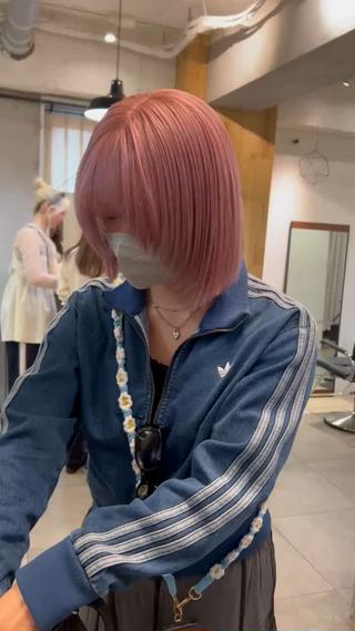 ショート カラー ハイトーンボブ 前田 表参道　グレージュのヘアスタイル