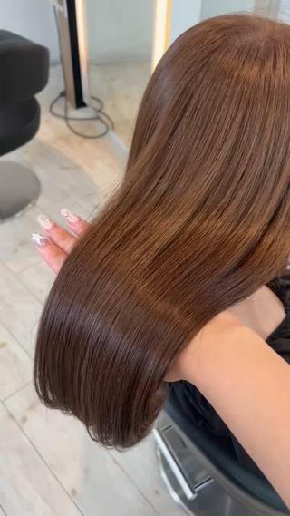 ミディアム カラー ブリーチ/髪質改善/ ハイトーン/暖色のヘアスタイル