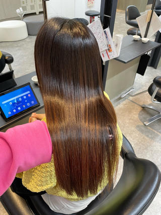 今最も髪の毛を痛ませないストレートで髪の毛が美髪になりました
髪の毛柔らかくなるのと鏡みたいに艶がでます 