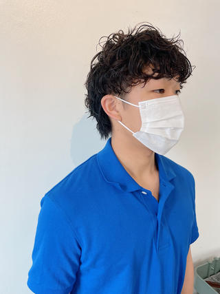 ソフトツイストスパイラルパーマ
おしゃれな神戸男子は何でも "程よく" がgoodです

#メンズカット #メンズパーマ #ツイストスパイラル 