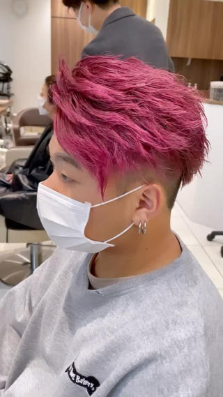 ショート カラー メンズ 小見 翔平のヘアスタイル