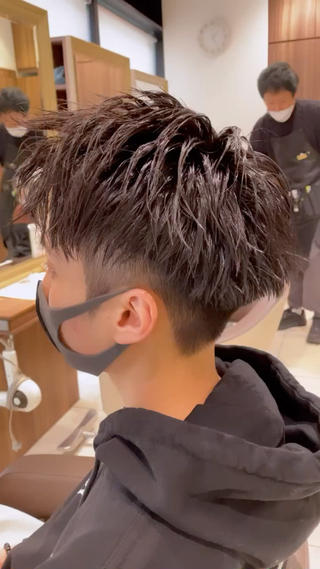 ショート メンズ 小見 翔平のヘアスタイル