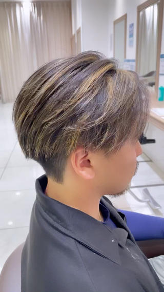 ショート カラー メンズ 小見 翔平のヘアスタイル