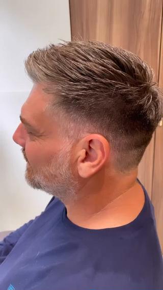 ショート メンズ 小見 翔平のヘアスタイル