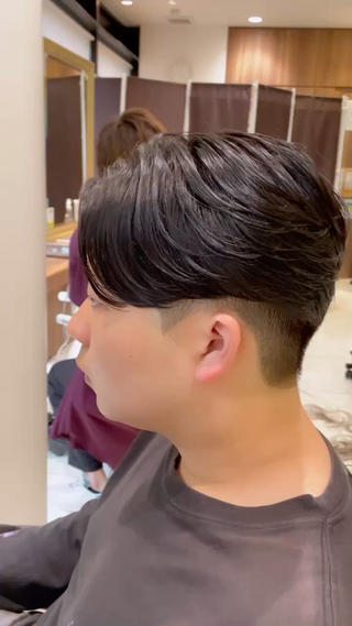 ショート メンズ 小見 翔平のヘアスタイル