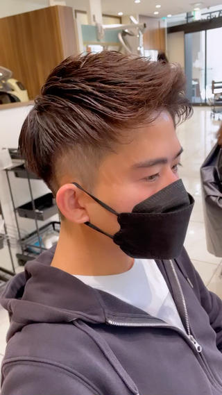 ショート メンズ 小見 翔平のヘアスタイル