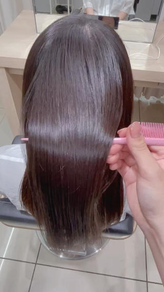 縮毛矯正𓂃 𓈒𓏸

一度縮毛矯正をかけた髪は、半永久的にストレートが維持されます。

乾かしただけでこのツヤ感です꒰ ¨̮ ꒱⸝ 