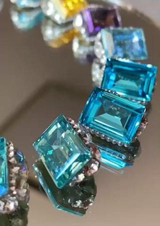 ビジューパーツ沢山取り揃えています！
気になるお客様は事前にご連絡下さい。 