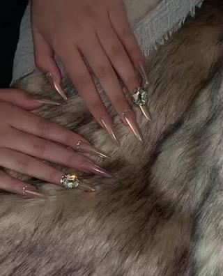 取り外して何回も使えちゃうパーツ販売中♡ 