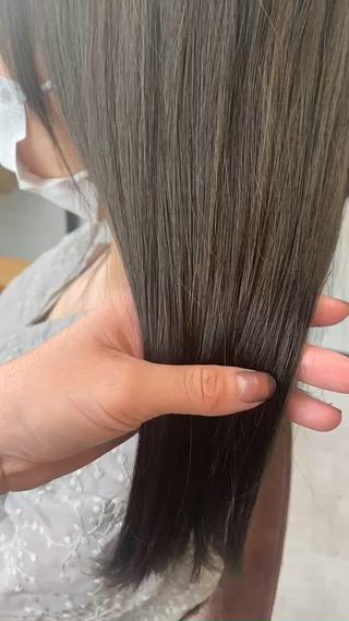 オリーブベージュ 