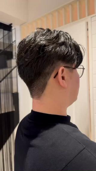 カラー メンズ 𝒇𝒍𝒂𝒎𝒎𝒆𝒖𝒎所属・Sakura 町田のヘアスタイル