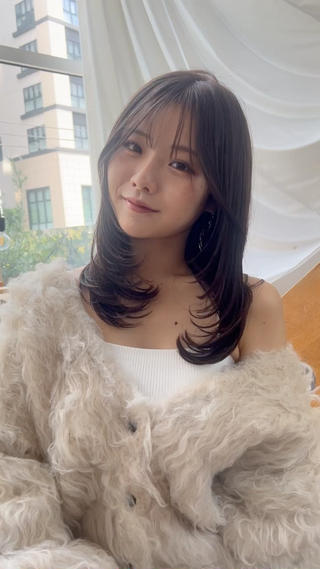 鎖骨ラインのミディアムレイヤー。顔まわりのカットで似合わせ調整しました 