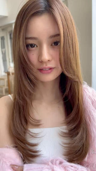 重さを残しつつレイヤーで抜け感をプラス◎スタイリングも簡単なミディアムです 