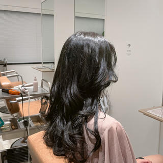 オリーブグレー


ムラ修正と、赤みをおさえるカラー
色落ちも綺麗に透け感のあるカラーに仕上げました。 