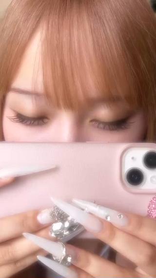 真ん中が長くて目尻はタレ目風なデザイン
目頭からD13/D14/C14/J14  なデザインになっております*゜ 