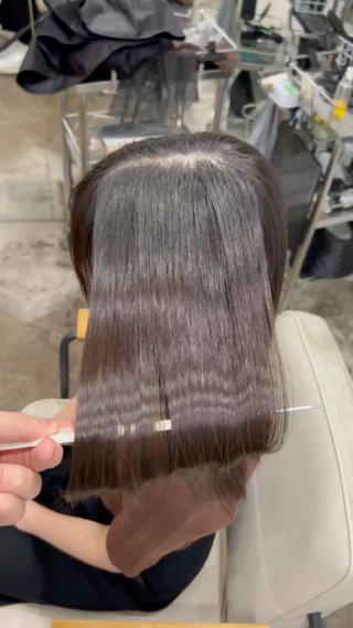 縮毛矯正モデル大募集中です！
ミディアムヘア以上の方で美髪になりたい方是非ご予約お待ちしております
アイロンの練習モデルの為薬剤選定はスタイリストがさせていただきますm(_ _)m 